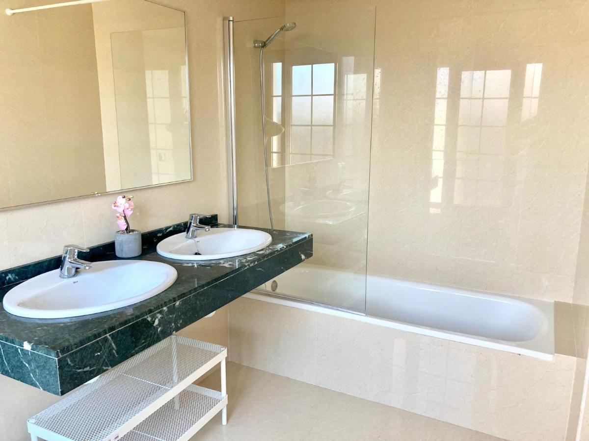 Luxury 4-Bedroom Villa With Heated Pool + Sea View Playa Blanca  Exterior foto